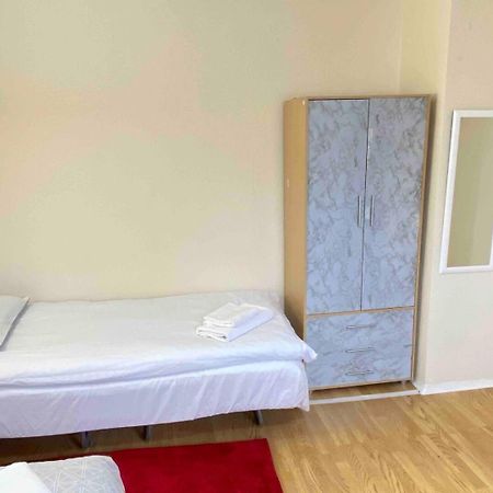 Single Room - Kings Cross, Female Only,, Guest Rooms Londra Dış mekan fotoğraf